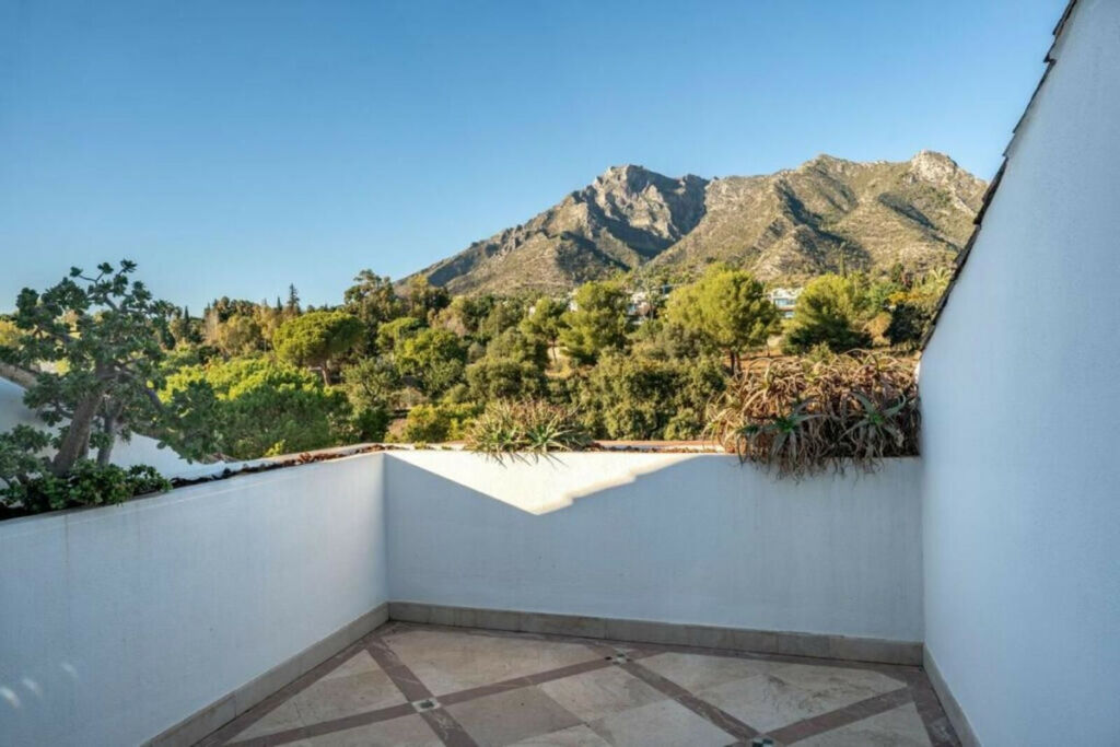 Penthouse Sierra Blanca Málaga - image 32