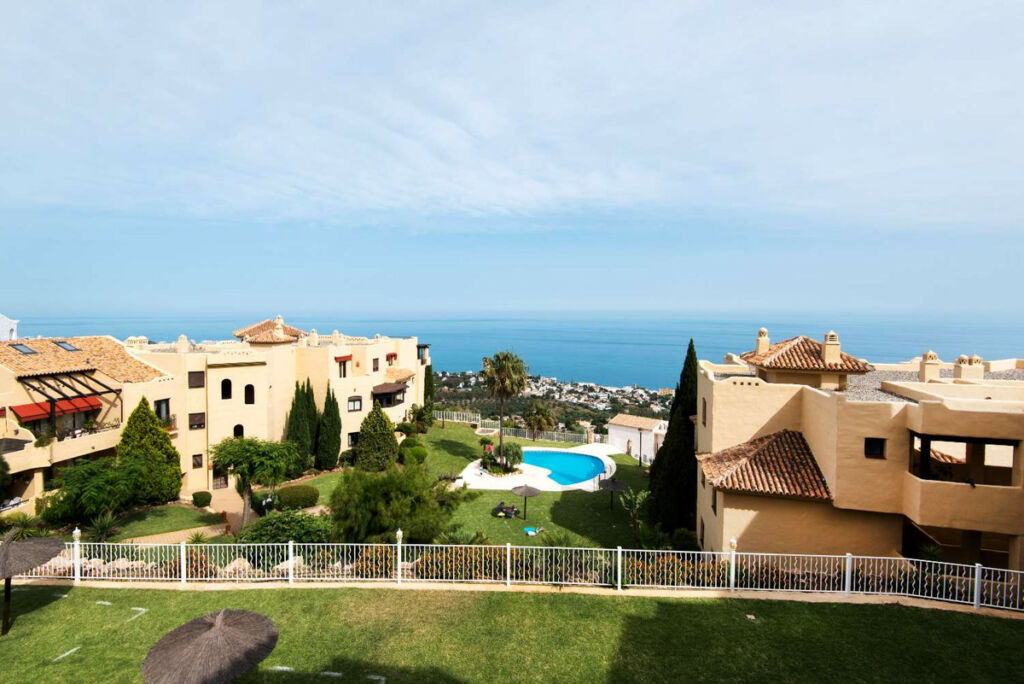 Middle Floor Apartment Benalmadena Málaga - image 33