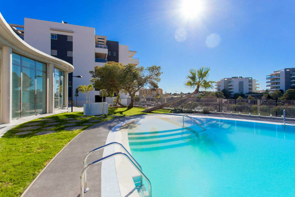 Middle Floor Apartment Villamartin Alicante - image 33