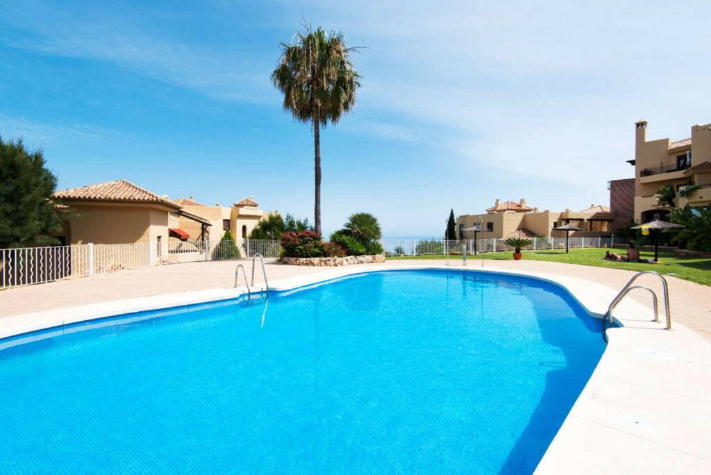 Middle Floor Apartment Benalmadena Málaga - image 35