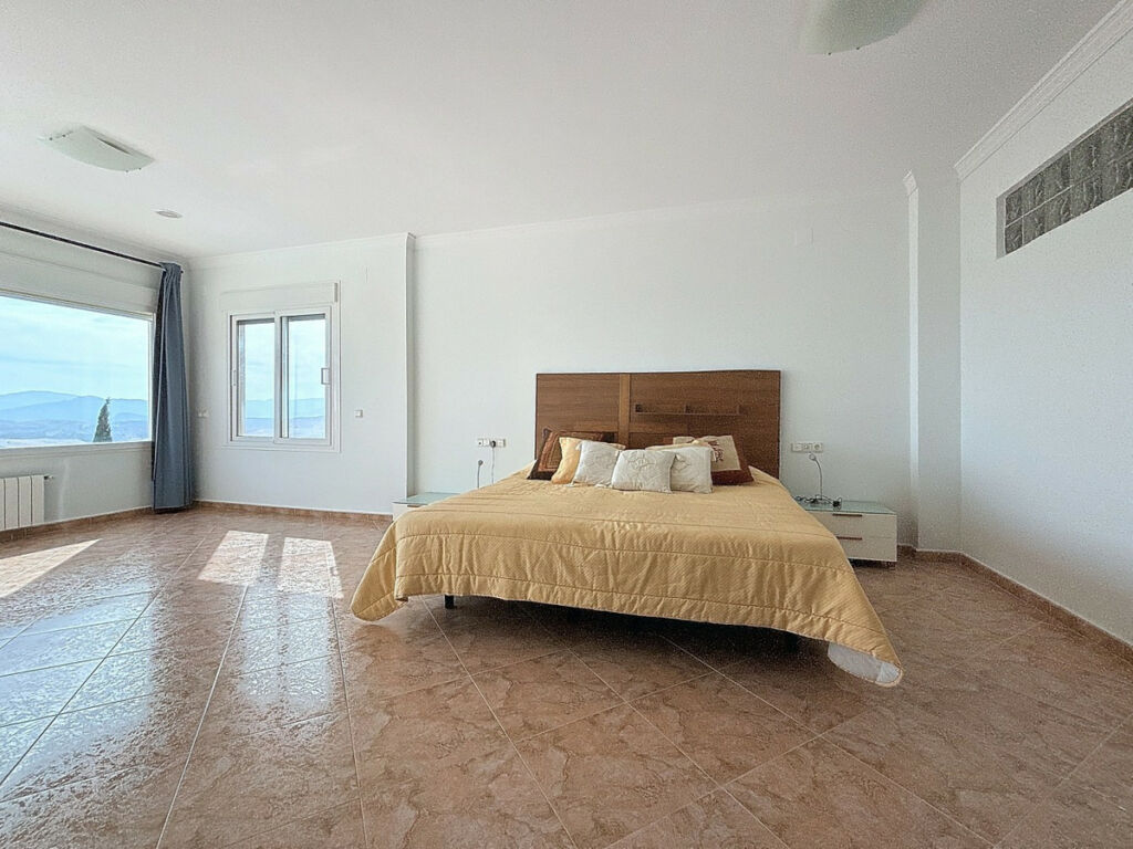 Detached Villa Periana Málaga - image 38