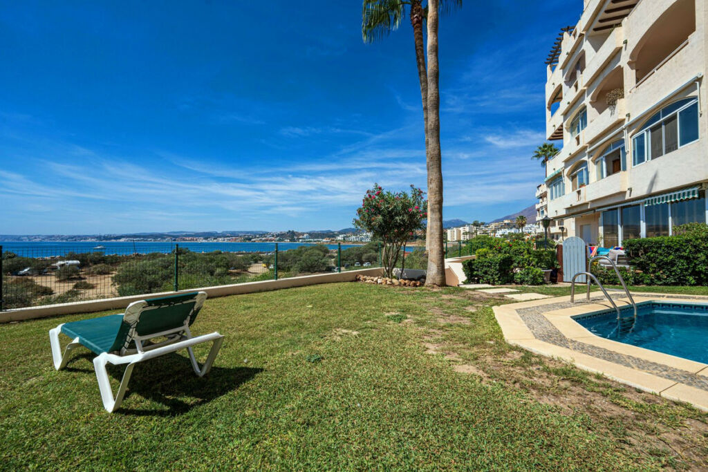 Middle Floor Apartment Estepona Málaga - image 39