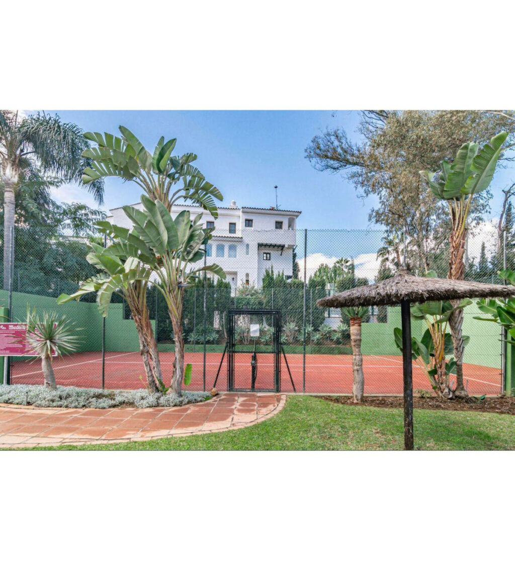 Middle Floor Apartment Puerto Banús Málaga - image 40