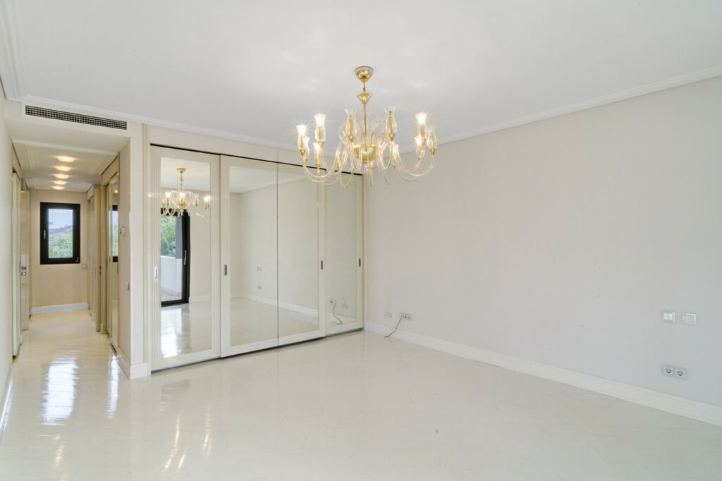 Detached Villa The Golden Mile Málaga - image 39