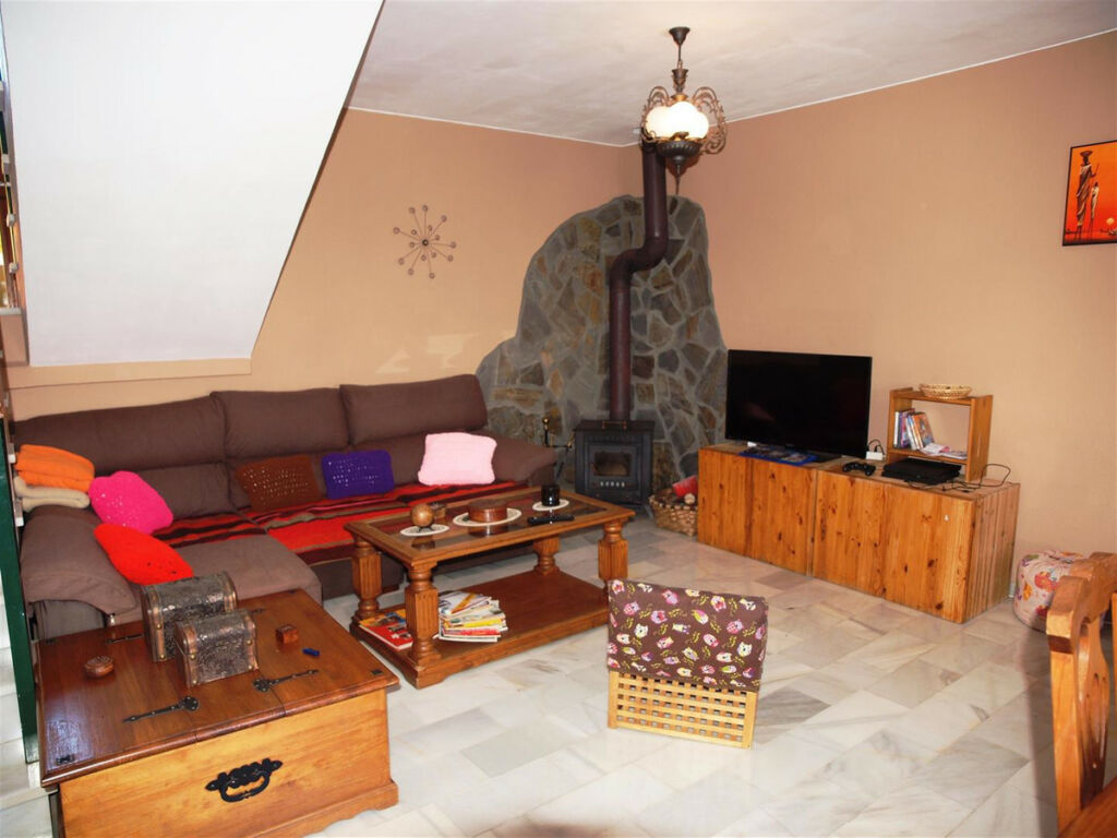 Townhouse Benajarafe Málaga - image 4