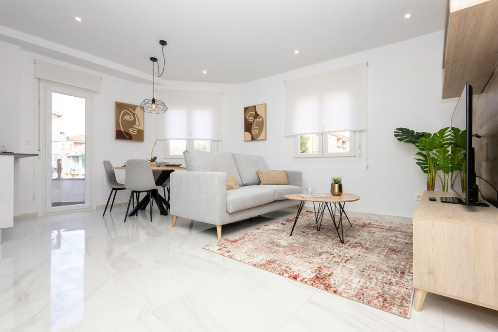 Middle Floor Apartment Jacarilla Alicante - image 4