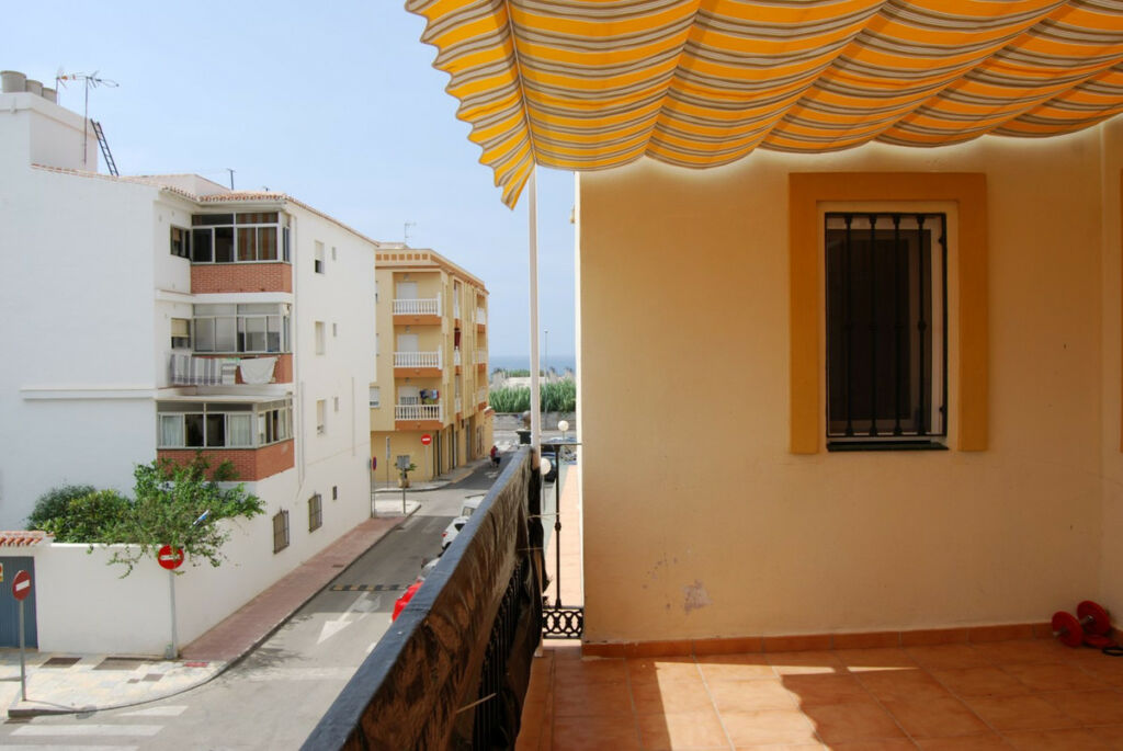 Middle Floor Apartment Torrox Málaga - image 4