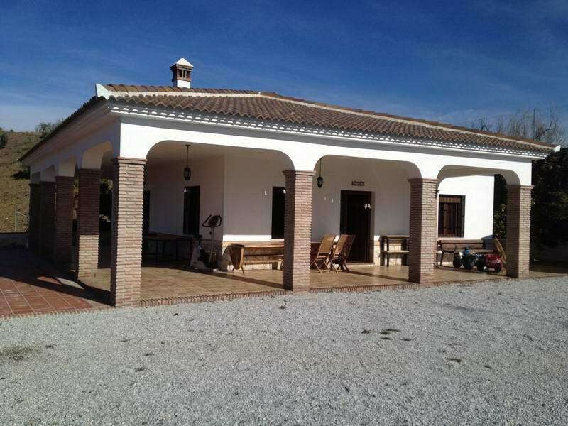 Detached Villa Sedella Málaga - image 4