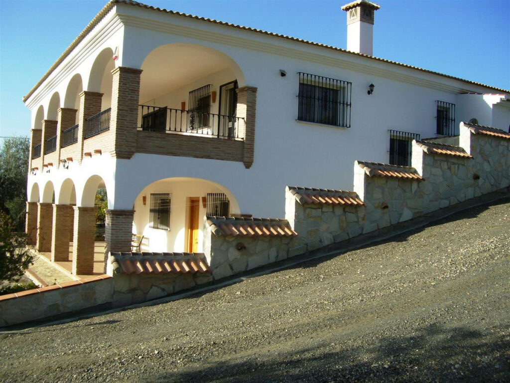 Detached Villa Alcaucín Málaga - image 4