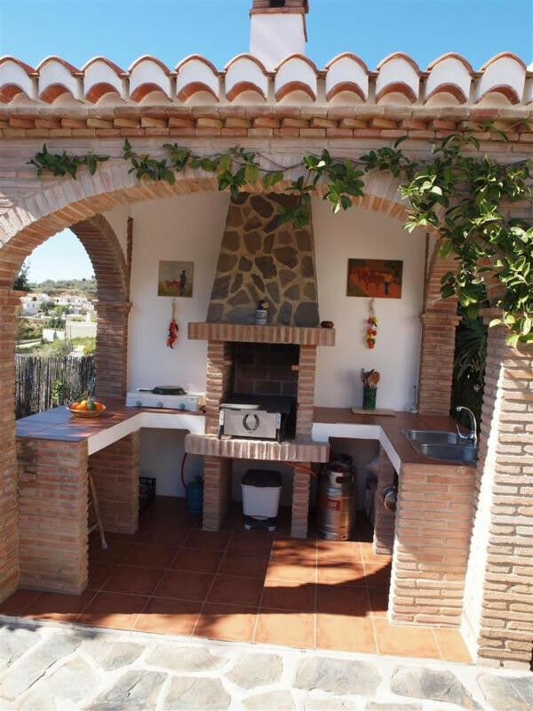Detached Villa Viñuela Málaga - image 4
