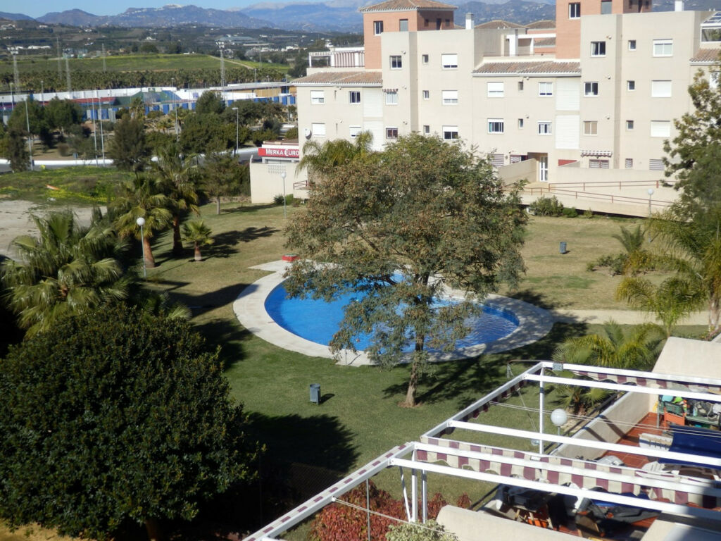 Middle Floor Apartment Torre del Mar Málaga - image 4