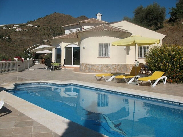 Detached Villa Arenas Málaga - image 4