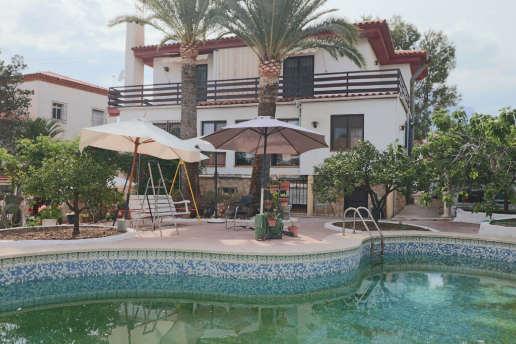 Detached Villa La Nucia Alicante - image 4