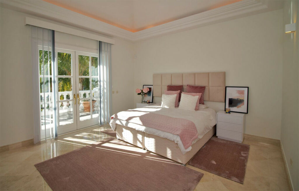 Detached Villa La Zagaleta Málaga - image 4