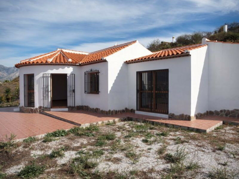 Detached Villa Cómpeta Málaga - image 4