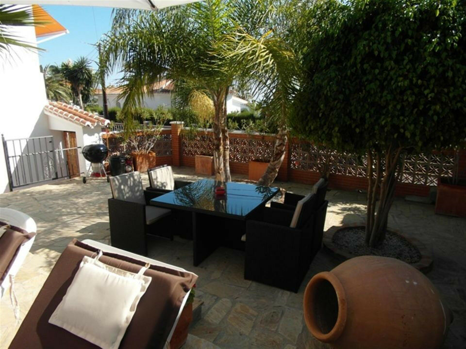Detached Villa Caleta de Vélez Málaga - image 4