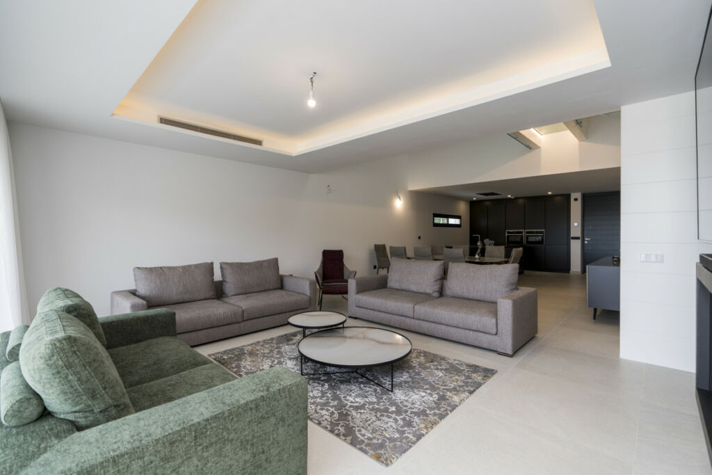 Semi-Detached House Estepona Málaga - image 4