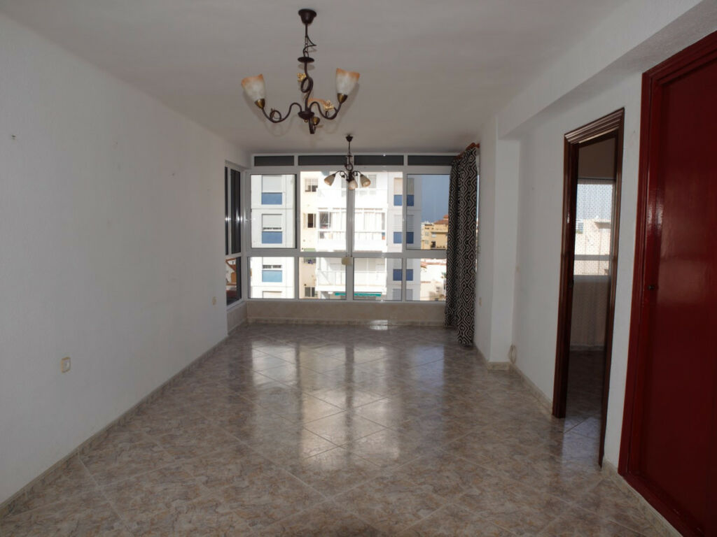 Middle Floor Apartment Torre del Mar Málaga - image 4