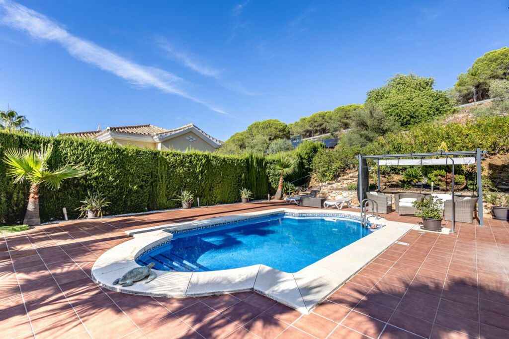Detached Villa Alhaurin Golf Málaga - image 4