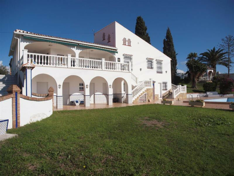 Detached Villa Caleta de Vélez Málaga - image 4