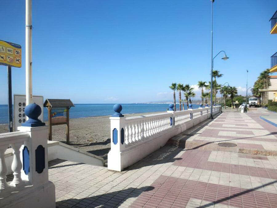Middle Floor Apartment El Morche Málaga - image 4