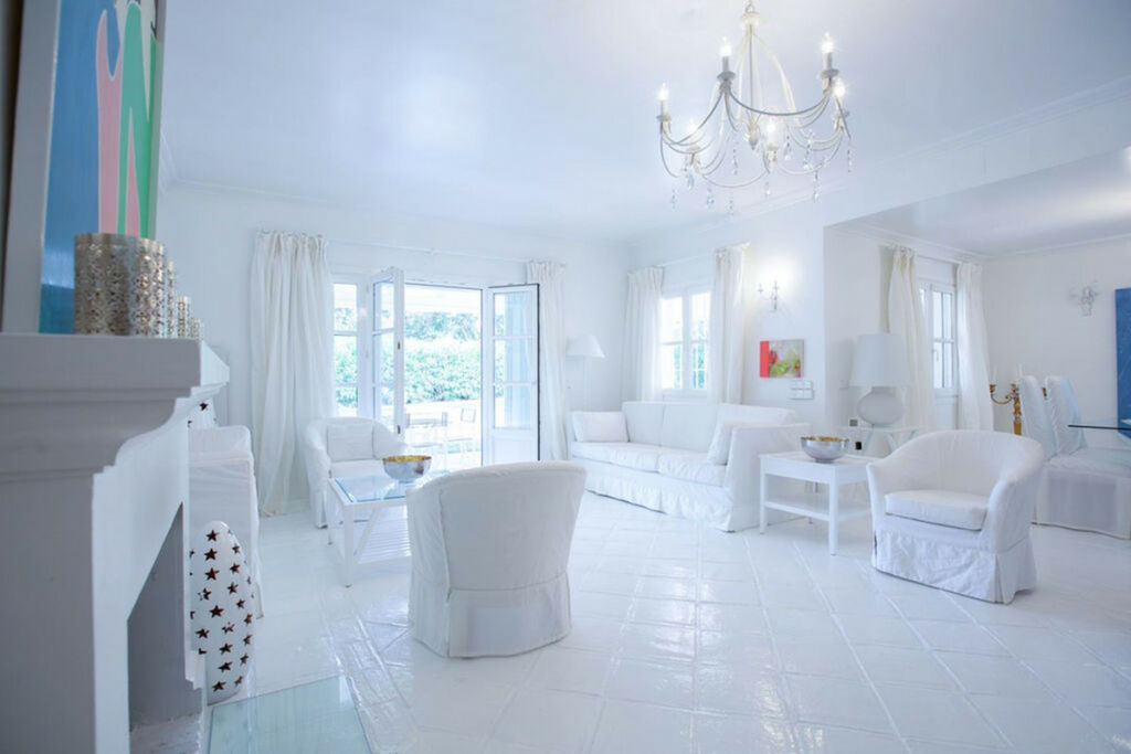 Detached Villa San Roque Club Cádiz - image 4