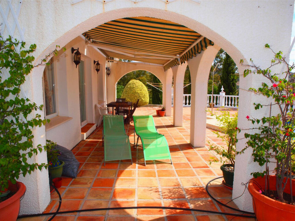 Detached Villa Viñuela Málaga - image 4