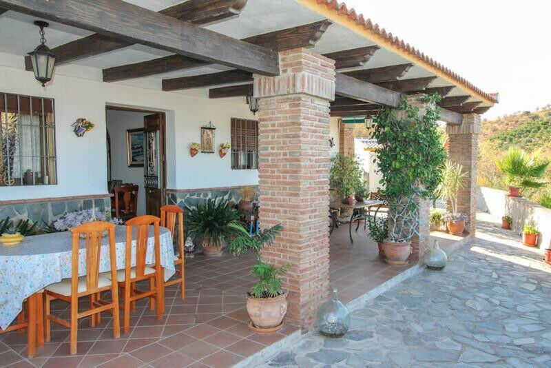 Detached Villa Guaro Málaga - image 5