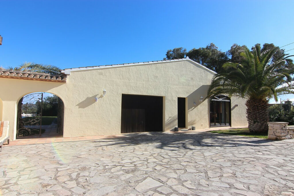 Detached Villa Benissa Alicante - image 4