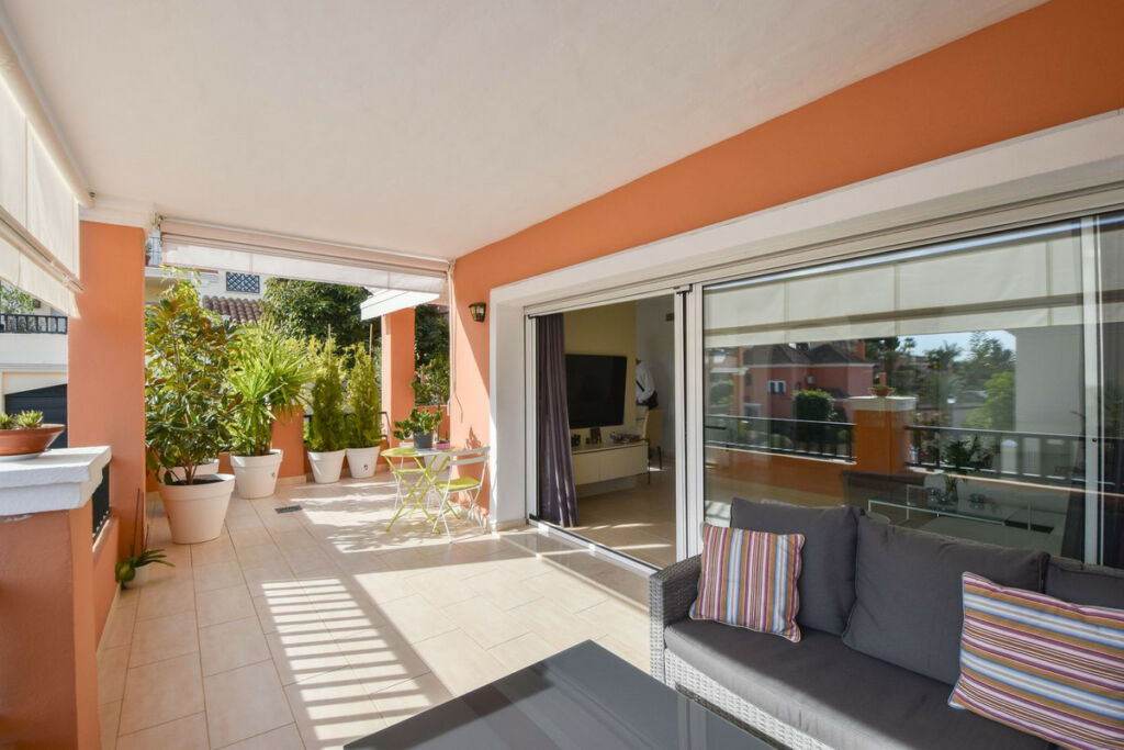 Townhouse Nueva Andalucía Málaga - image 4