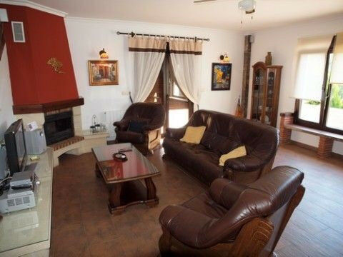Detached Villa Sayalonga Málaga - image 4
