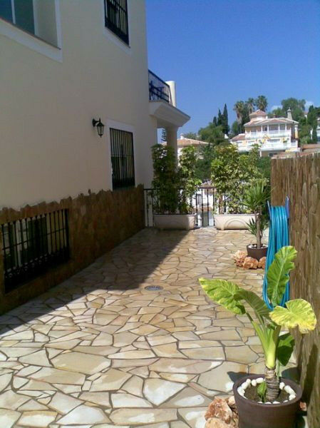 Detached Villa Rincón de la Victoria Málaga - image 4