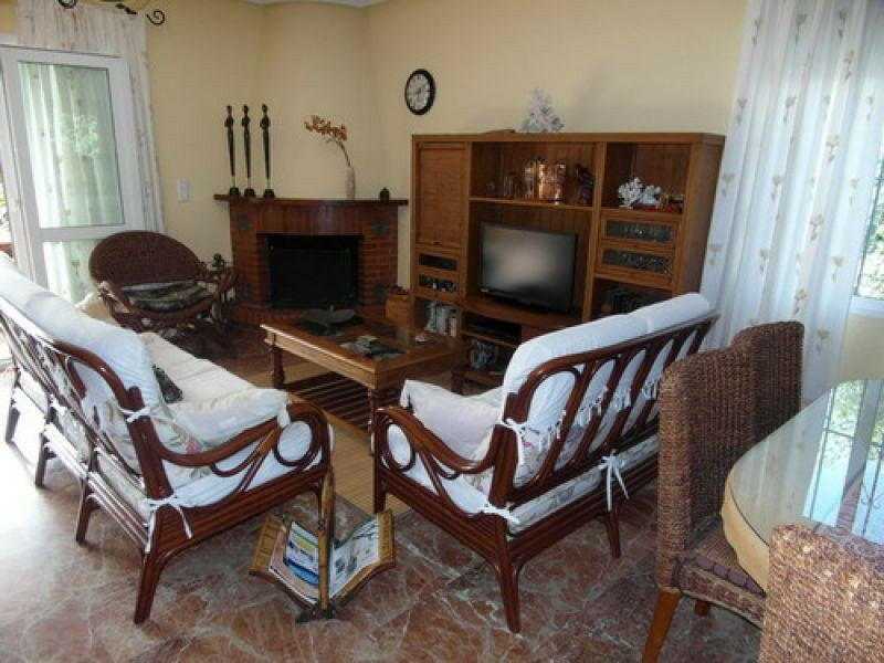 Detached Villa Benajarafe Málaga - image 4