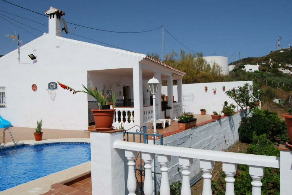 Detached Villa Torrox Málaga - image 4