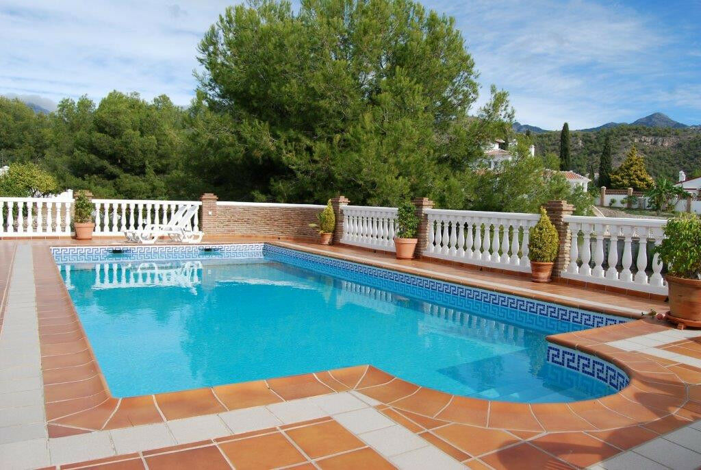 Detached Villa Frigiliana Málaga - image 4