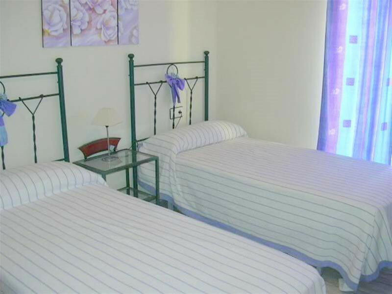 Middle Floor Apartment Algarrobo Málaga - image 4
