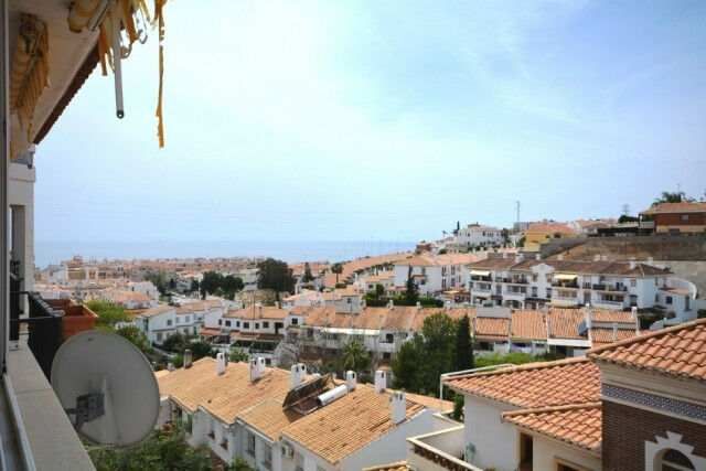 Middle Floor Apartment La Cala del Moral Málaga - image 4