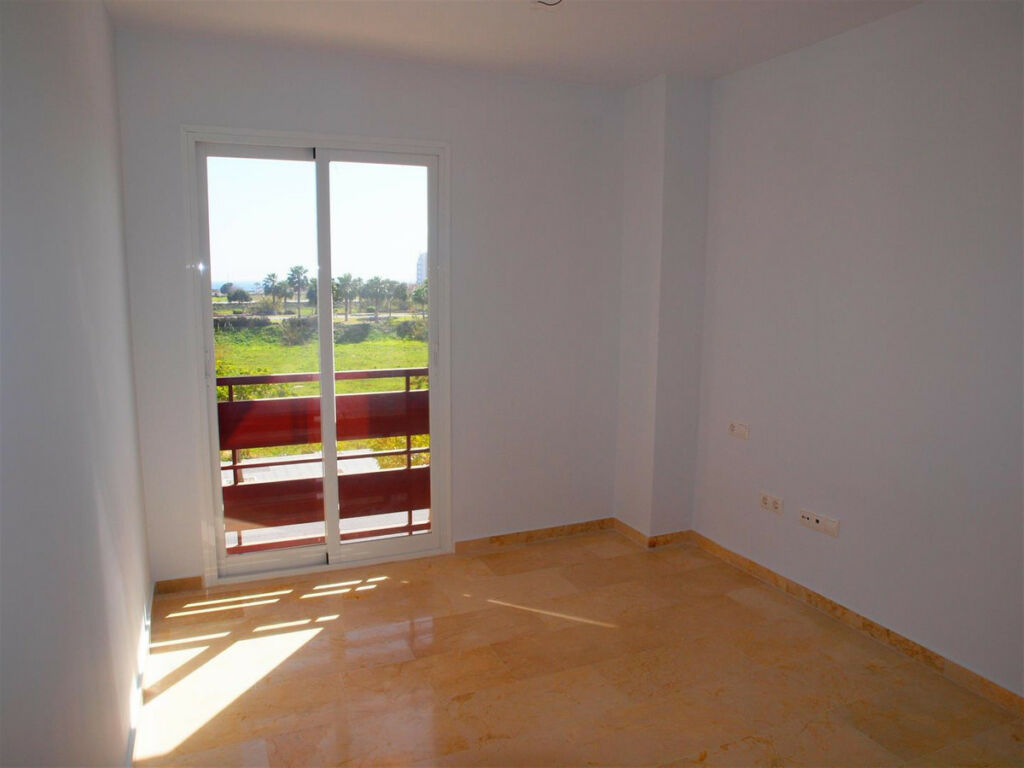 Middle Floor Apartment Torre del Mar Málaga - image 4