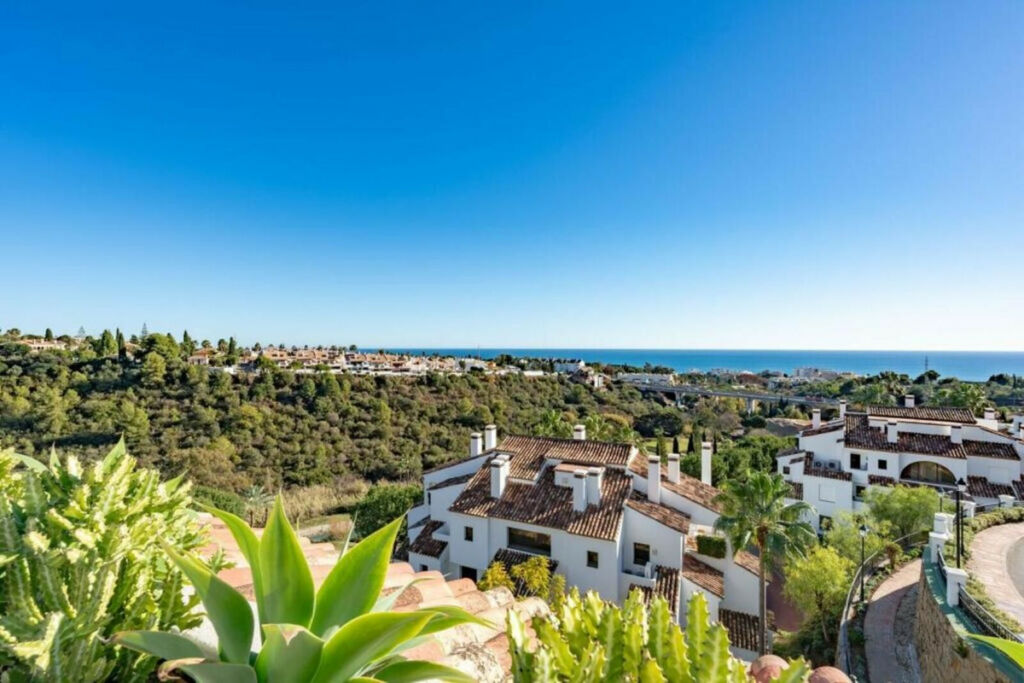 Penthouse Sierra Blanca Málaga - image 4