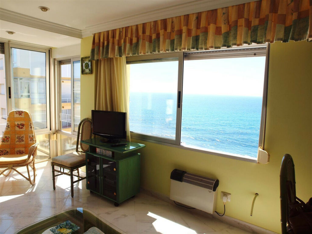 Middle Floor Apartment Algarrobo Málaga - image 4