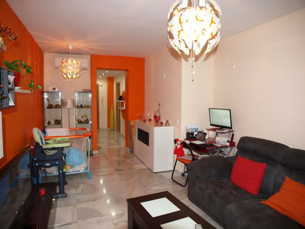 Middle Floor Apartment Benajarafe Málaga - image 4
