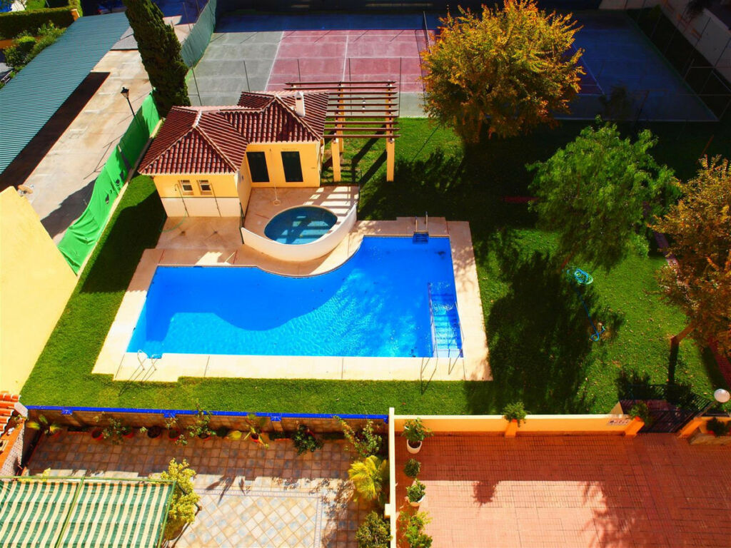 Penthouse Torre del Mar Málaga - image 4