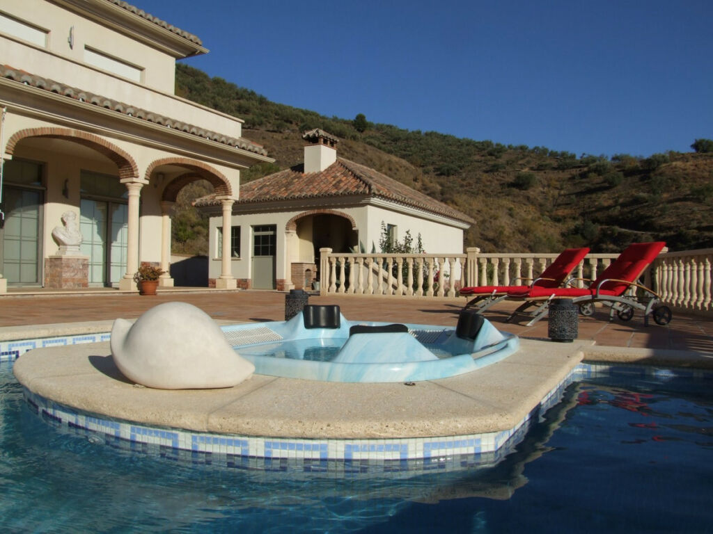 Detached Villa Arenas Málaga - image 4