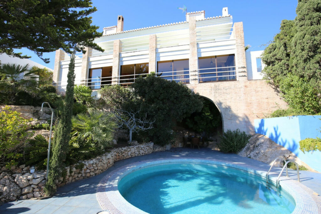 Detached Villa Rincón de la Victoria Málaga - image 4