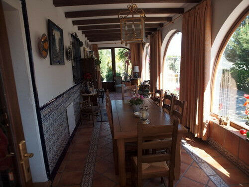 Detached Villa Sayalonga Málaga - image 4