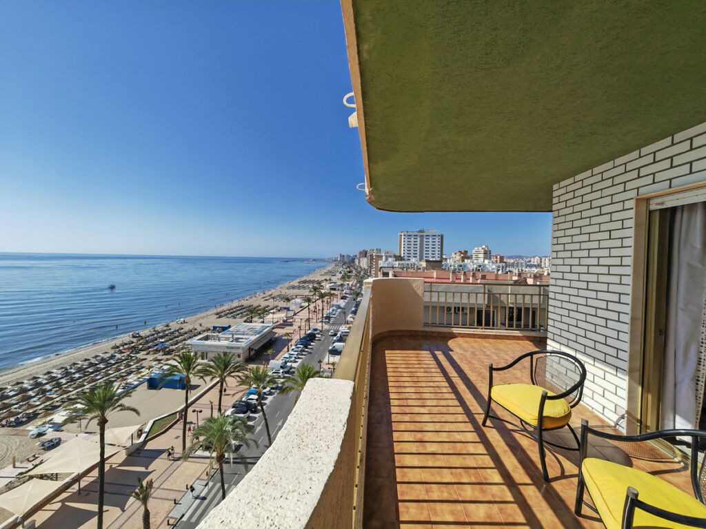 Middle Floor Apartment Los Boliches Málaga - image 4
