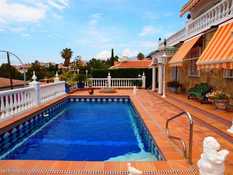 Detached Villa Caleta de Vélez Málaga - image 4