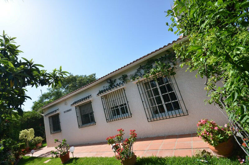 Detached Villa Macharaviaya Málaga - image 4