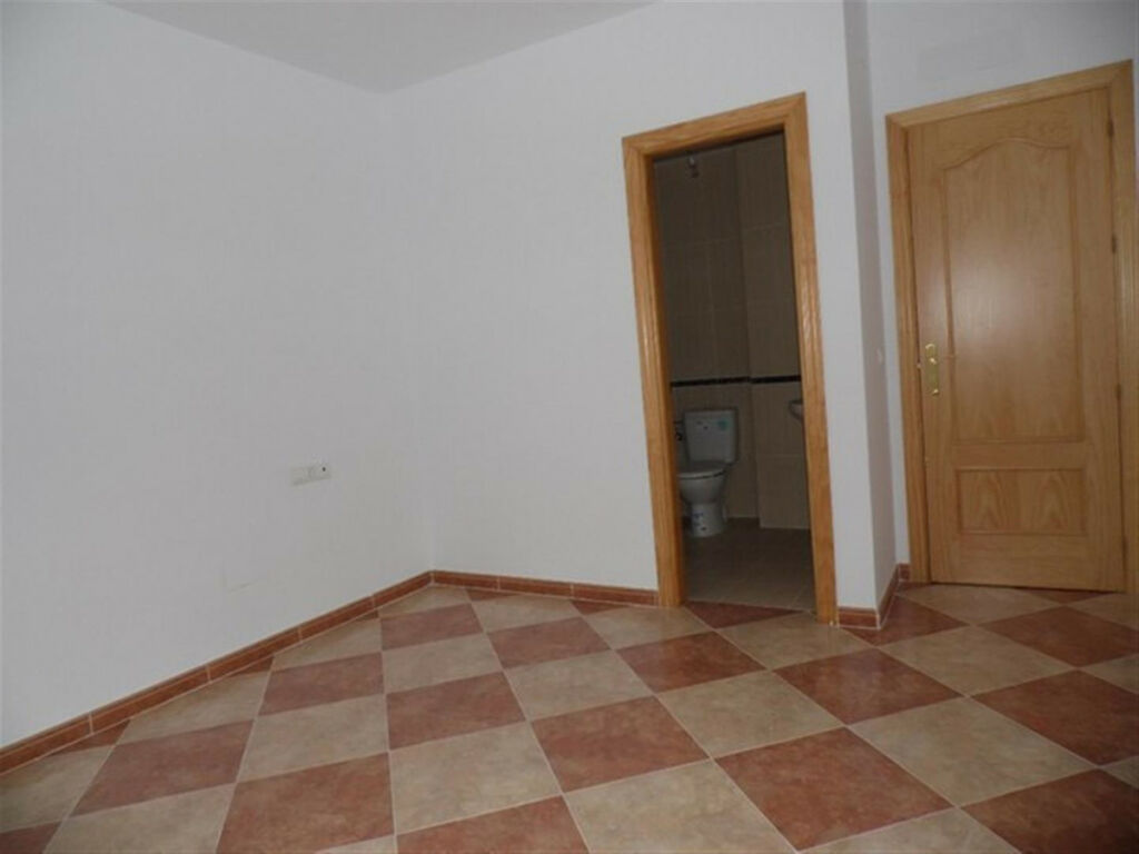 Middle Floor Apartment Canillas de Aceituno Málaga - image 4