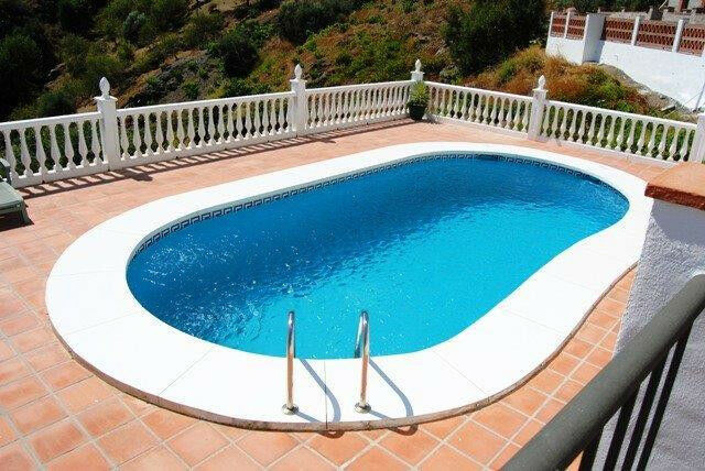 Detached Villa Canillas de Albaida Málaga - image 4